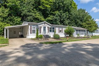 12 Jessica Lane, Olmsted Twp, OH 44138