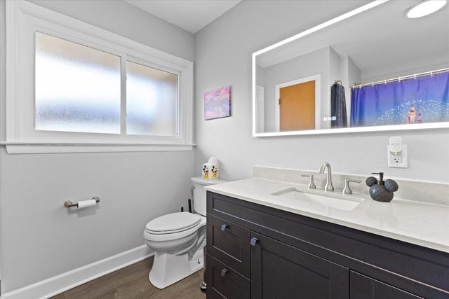 N58W18335 Juniper LANE, Menomonee Falls, WI 53051