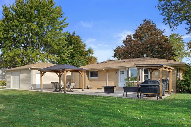 N58W18335 Juniper LANE, Menomonee Falls, WI 53051