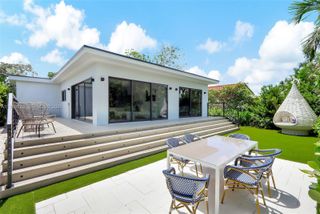 9048 Dickens Ave, Surfside, FL 33154