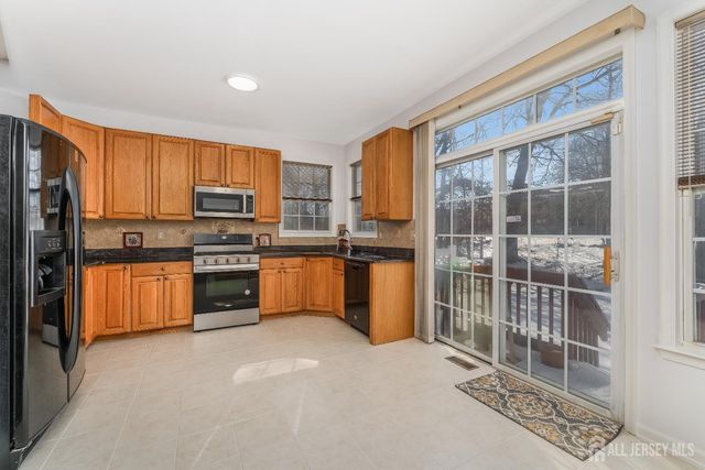 66 Tennyson Road, East Windsor, NJ 08520