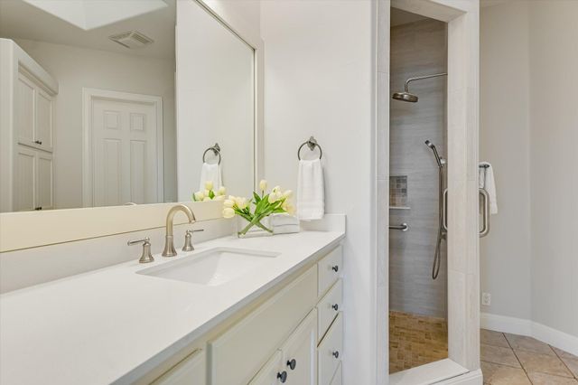 216 CORINTHIAN ST, Lakeway, TX 78734