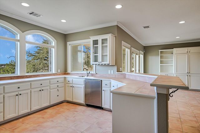 216 CORINTHIAN ST, Lakeway, TX 78734