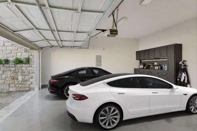 216 CORINTHIAN ST, Lakeway, TX 78734