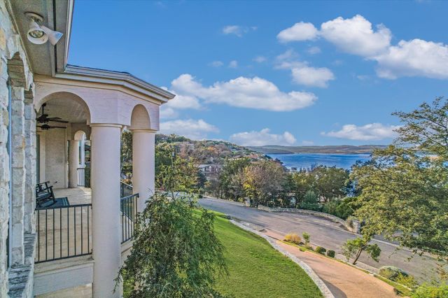 216 CORINTHIAN ST, Lakeway, TX 78734