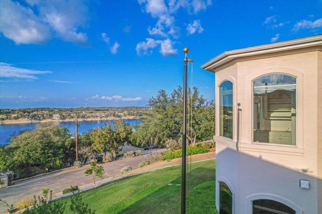 216 CORINTHIAN ST, Lakeway, TX 78734