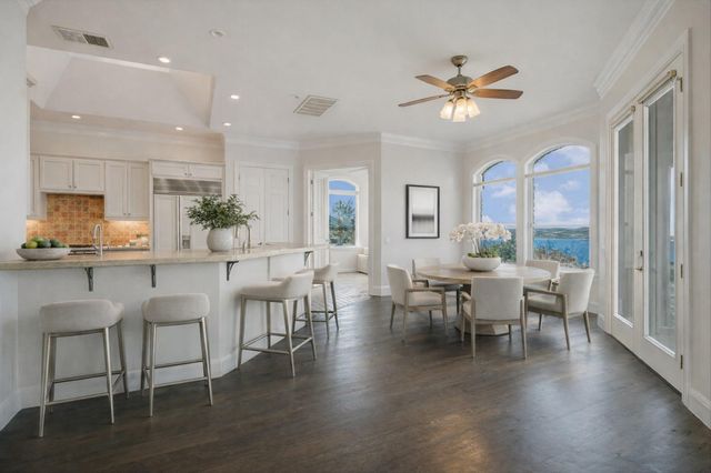 216 CORINTHIAN ST, Lakeway, TX 78734