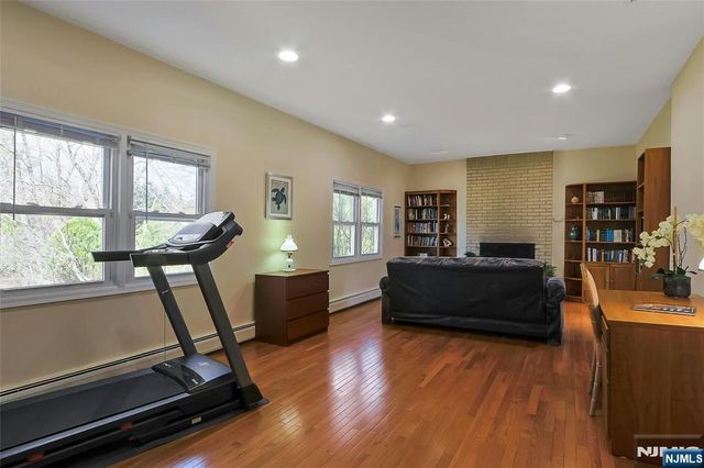 42-08 Cosgrove Court, Fair Lawn, NJ 07410