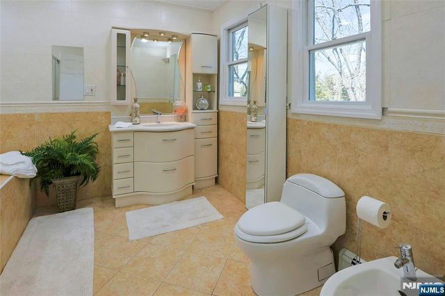 42-08 Cosgrove Court, Fair Lawn, NJ 07410