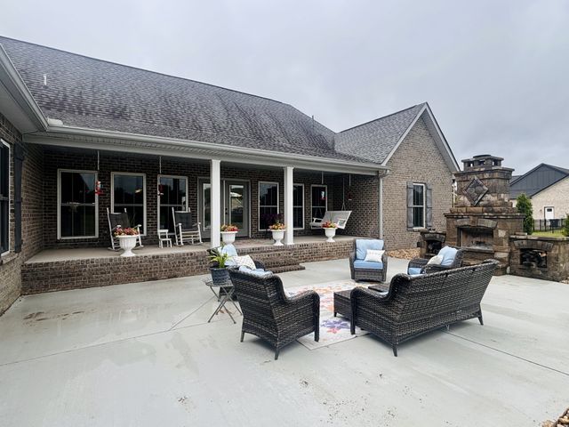 176 Post Oak Ln, Smithville, TN 37166