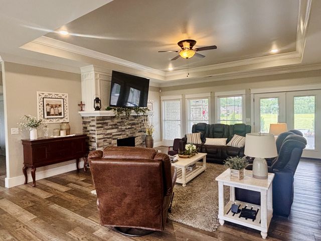 176 Post Oak Ln, Smithville, TN 37166