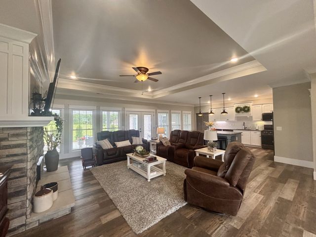 176 Post Oak Ln, Smithville, TN 37166