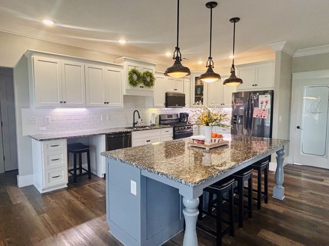 176 Post Oak Ln, Smithville, TN 37166