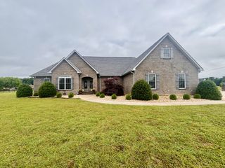 176 Post Oak Ln, Smithville, TN 37166