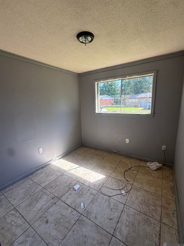 6127 Pontotoc St, Baton Rouge, LA 70812