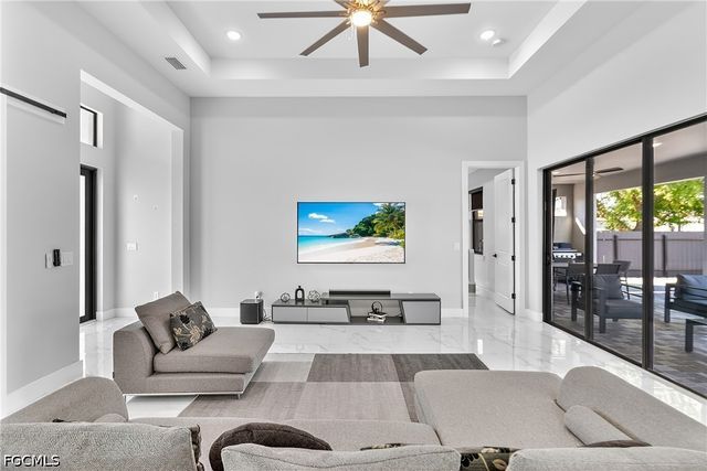 118 NW 2nd AVE, Cape Coral, FL 33993