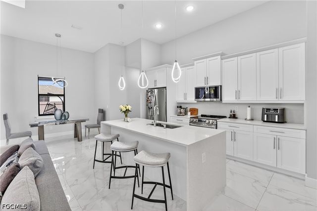 118 NW 2nd AVE, Cape Coral, FL 33993