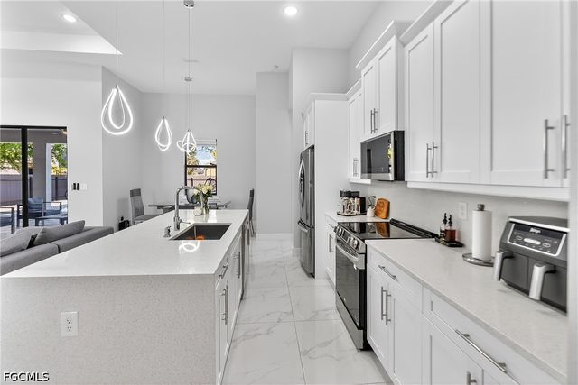 118 NW 2nd AVE, Cape Coral, FL 33993