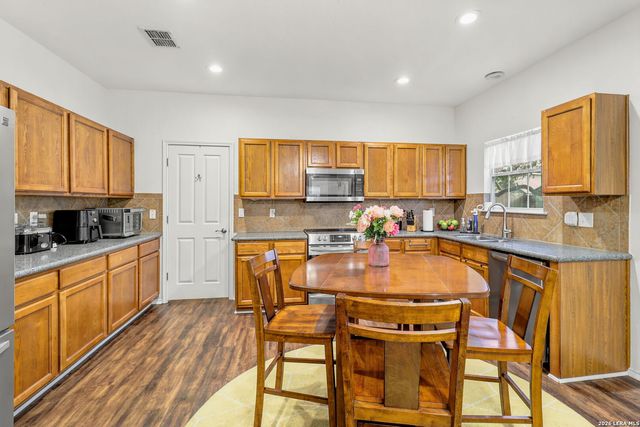 1006 Candlenut, San Antonio, TX 78245