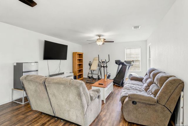 1006 Candlenut, San Antonio, TX 78245