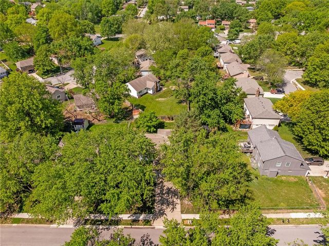 13020 S Raintree Drive, Olathe, KS 66062