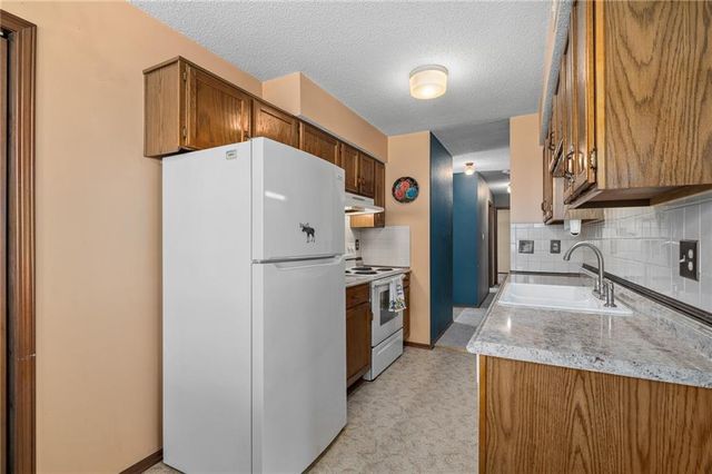 13020 S Raintree Drive, Olathe, KS 66062