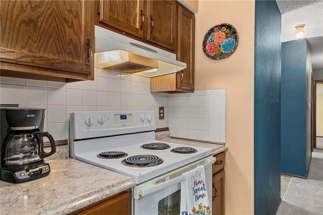 13020 S Raintree Drive, Olathe, KS 66062