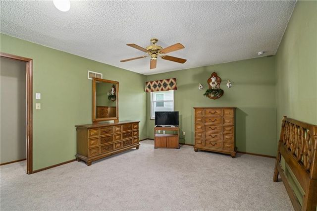 13020 S Raintree Drive, Olathe, KS 66062