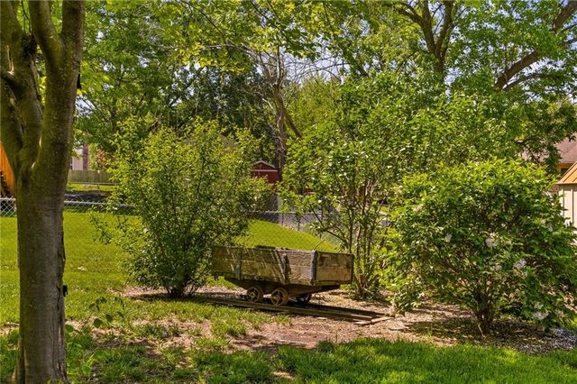13020 S Raintree Drive, Olathe, KS 66062