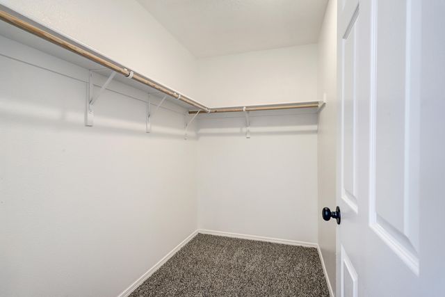 5041 27th Avenue NE, Rio Rancho, NM 87144