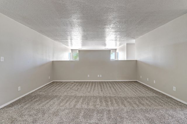 5041 27th Avenue NE, Rio Rancho, NM 87144