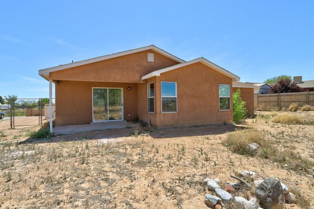 5041 27th Avenue NE, Rio Rancho, NM 87144