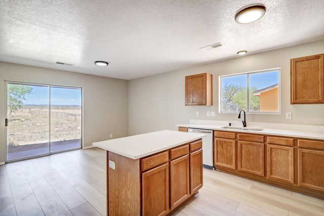 5041 27th Avenue NE, Rio Rancho, NM 87144