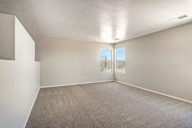 5041 27th Avenue NE, Rio Rancho, NM 87144