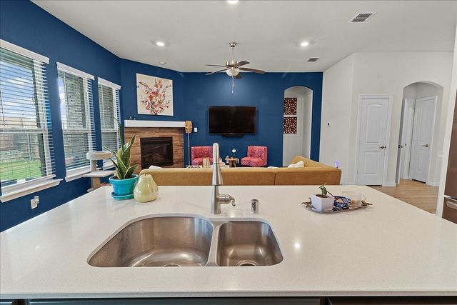 1912 Hollowcreek Trail, Lewisville, TX 75010