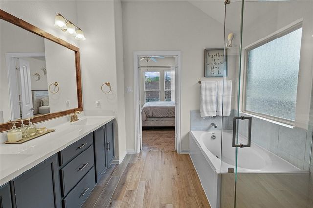 1912 Hollowcreek Trail, Lewisville, TX 75010