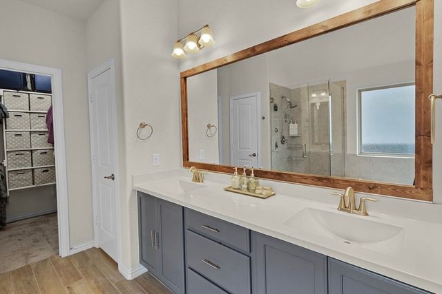 1912 Hollowcreek Trail, Lewisville, TX 75010