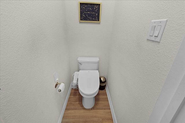 1912 Hollowcreek Trail, Lewisville, TX 75010