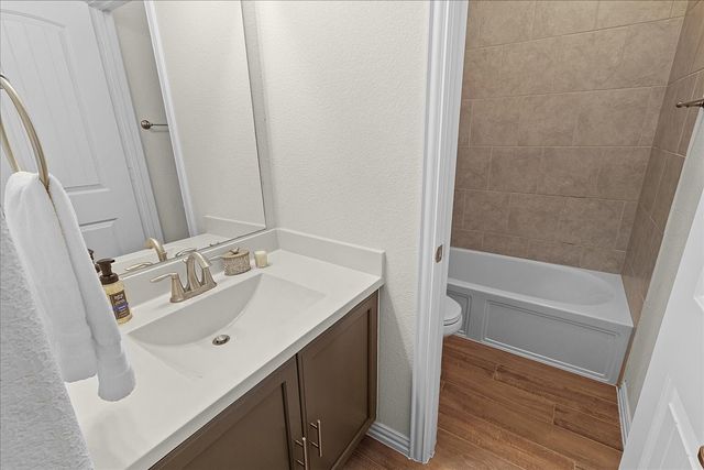 1912 Hollowcreek Trail, Lewisville, TX 75010