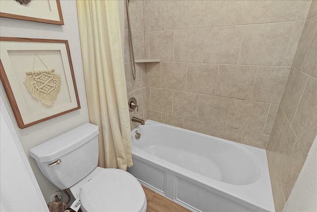 1912 Hollowcreek Trail, Lewisville, TX 75010