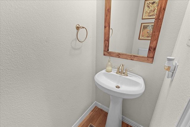 1912 Hollowcreek Trail, Lewisville, TX 75010