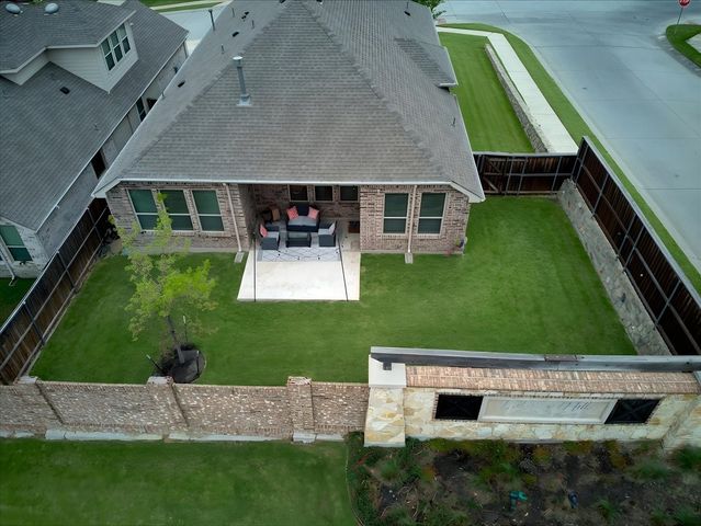 1912 Hollowcreek Trail, Lewisville, TX 75010