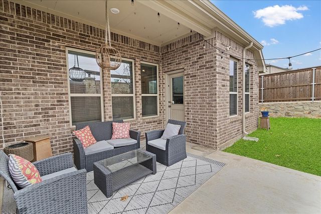 1912 Hollowcreek Trail, Lewisville, TX 75010