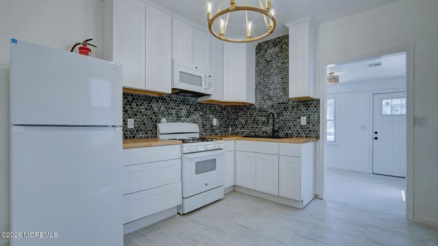 19 Bayview Avenue, Keansburg, NJ 07734