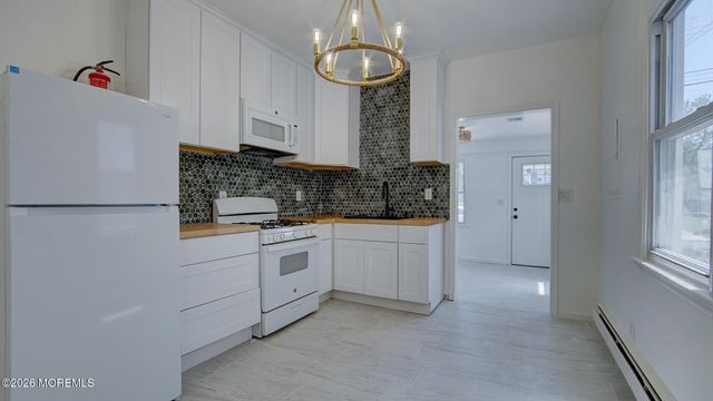 19 Bayview Avenue, Keansburg, NJ 07734