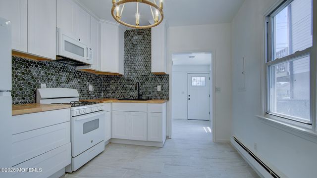 19 Bayview Avenue, Keansburg, NJ 07734