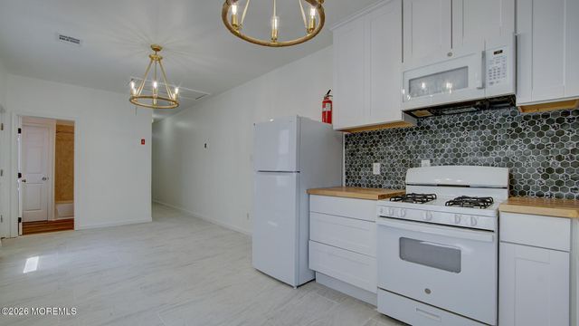 19 Bayview Avenue, Keansburg, NJ 07734