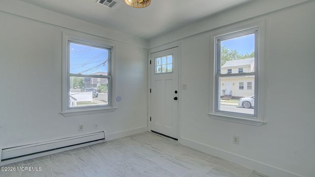 19 Bayview Avenue, Keansburg, NJ 07734