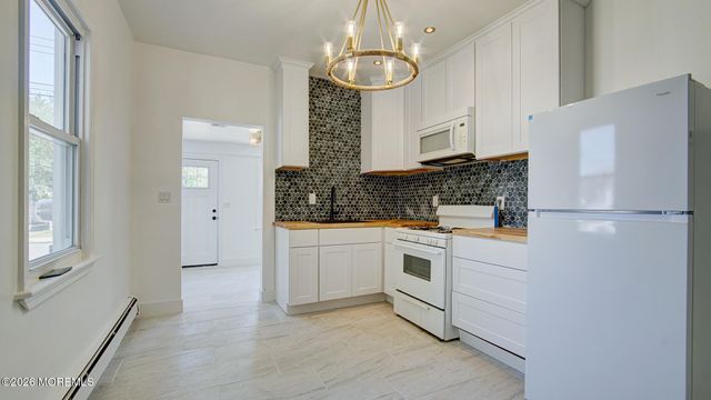 19 Bayview Avenue, Keansburg, NJ 07734