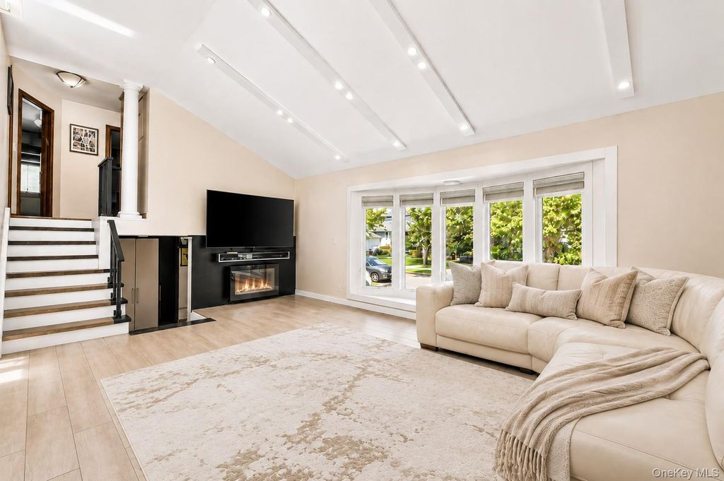 871 Kilmer Lane, North Woodmere, NY 11581 — photo 2